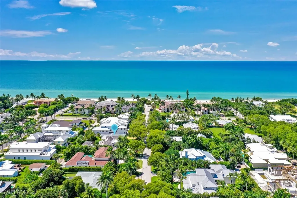 150 1st Avenue N Naples FL 34102