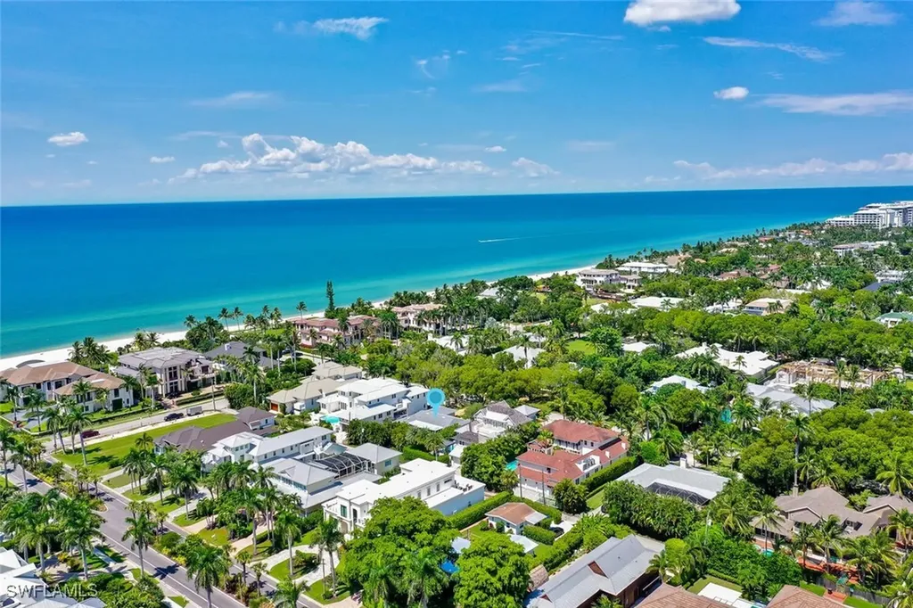 150 1st Avenue N Naples FL 34102