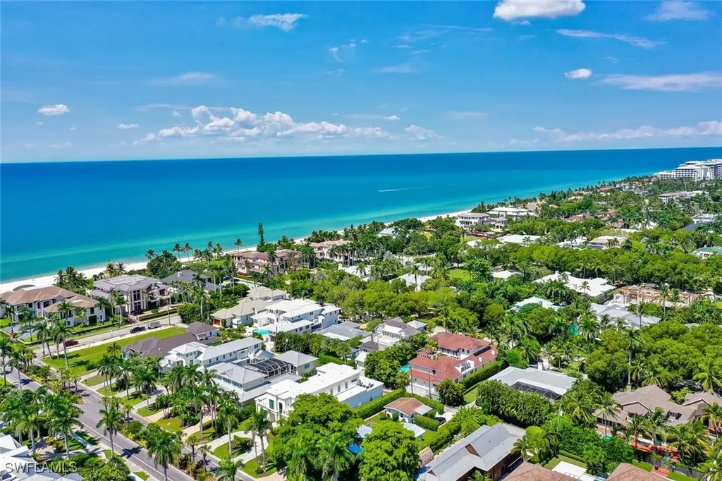 150 1st Avenue N Naples FL 34102