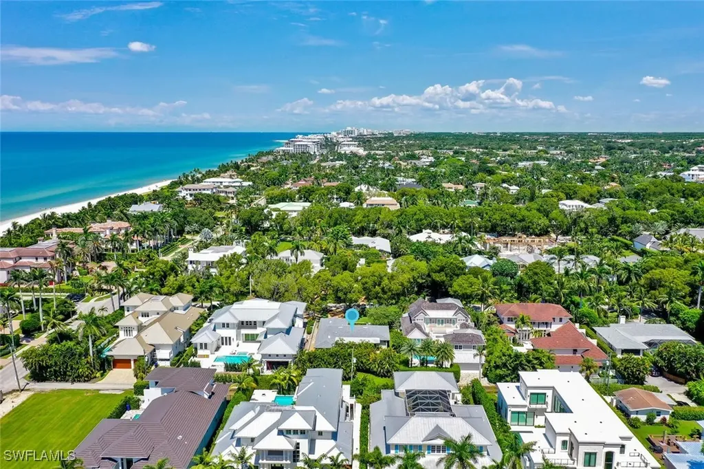 150 1st Avenue N Naples FL 34102
