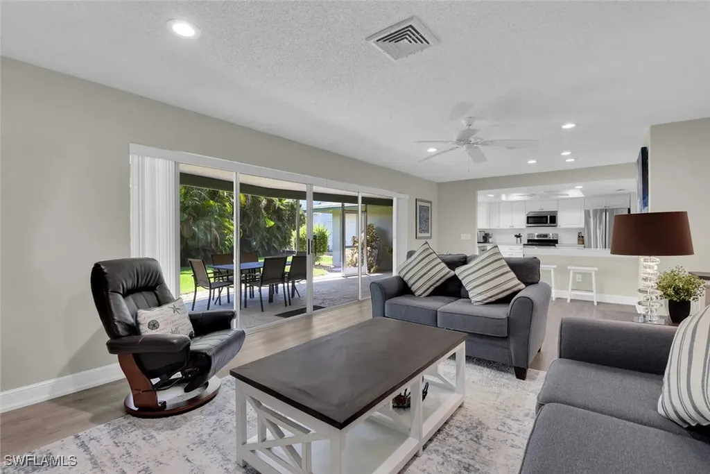 150 1st Avenue N Naples FL 34102