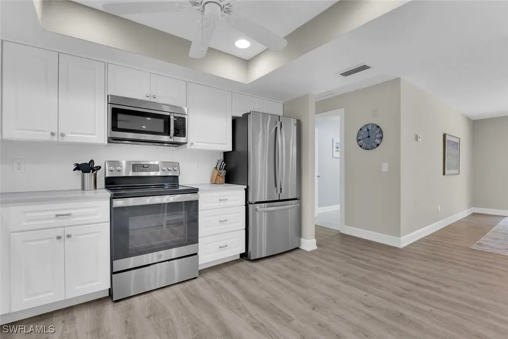150 1st Avenue N Naples FL 34102