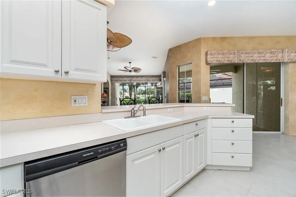 10274 Cape Roman Road Bonita Springs FL 34135