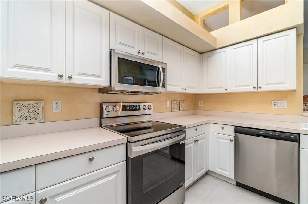 10274 Cape Roman Road Bonita Springs FL 34135