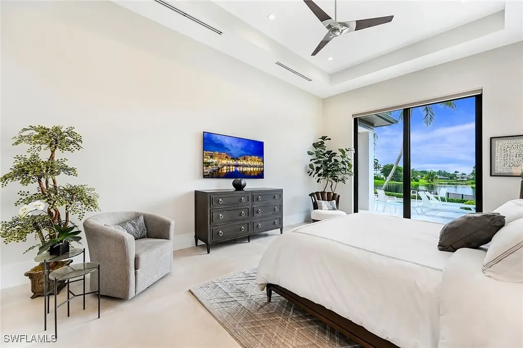 4646 Crayton Road Naples FL 34103
