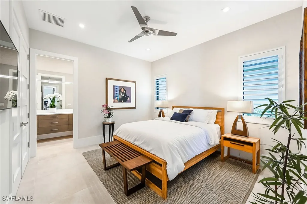 4646 Crayton Road Naples FL 34103