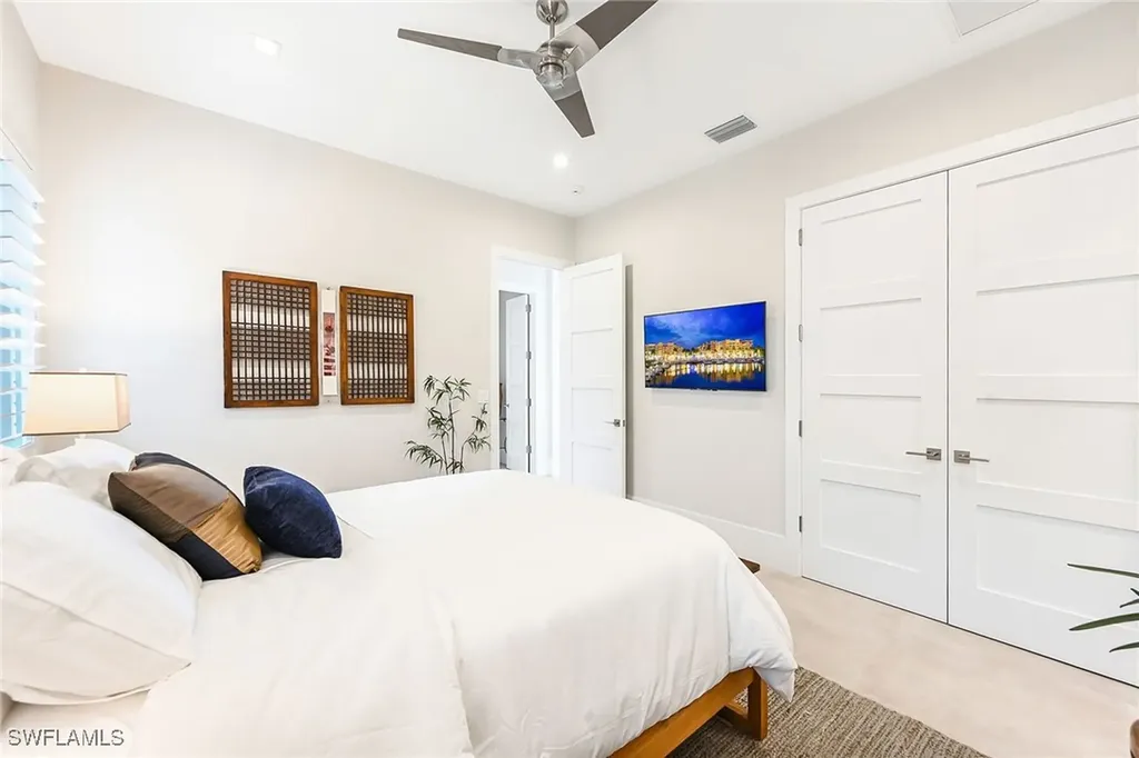 4646 Crayton Road Naples FL 34103