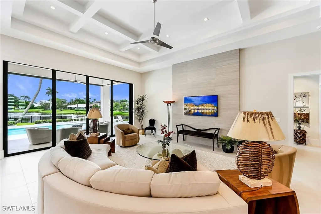 4646 Crayton Road Naples FL 34103