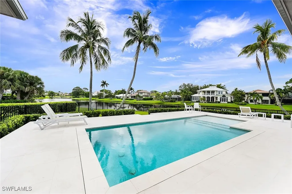 4646 Crayton Road Naples FL 34103
