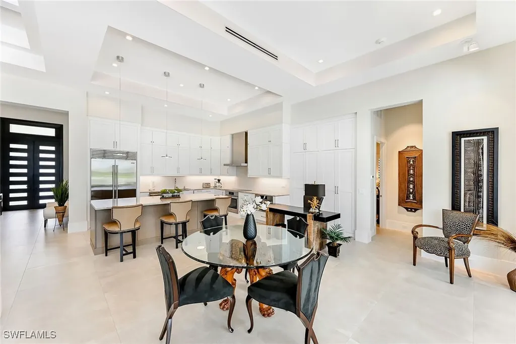 4646 Crayton Road Naples FL 34103