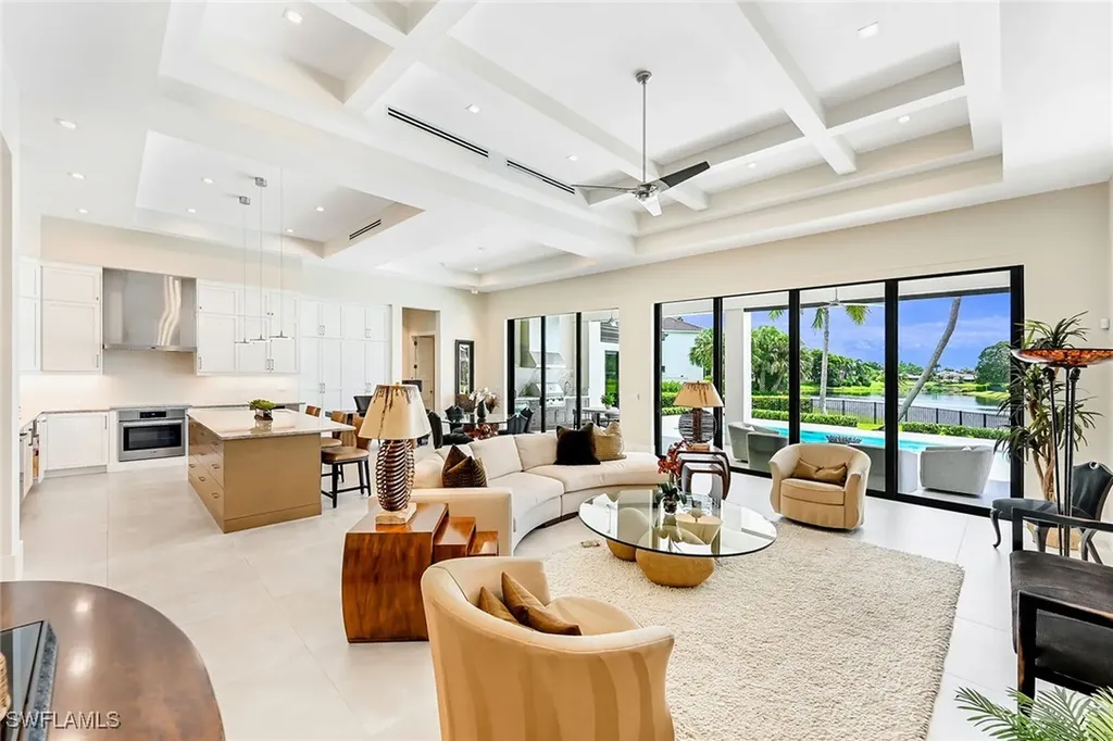 4646 Crayton Road Naples FL 34103