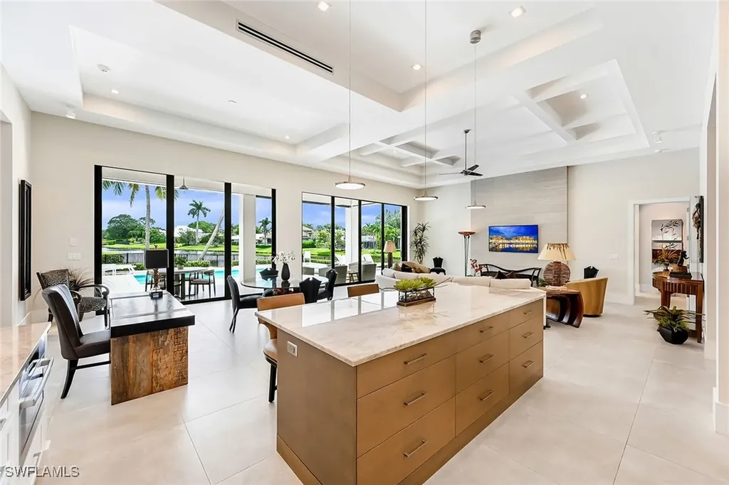 4646 Crayton Road Naples FL 34103