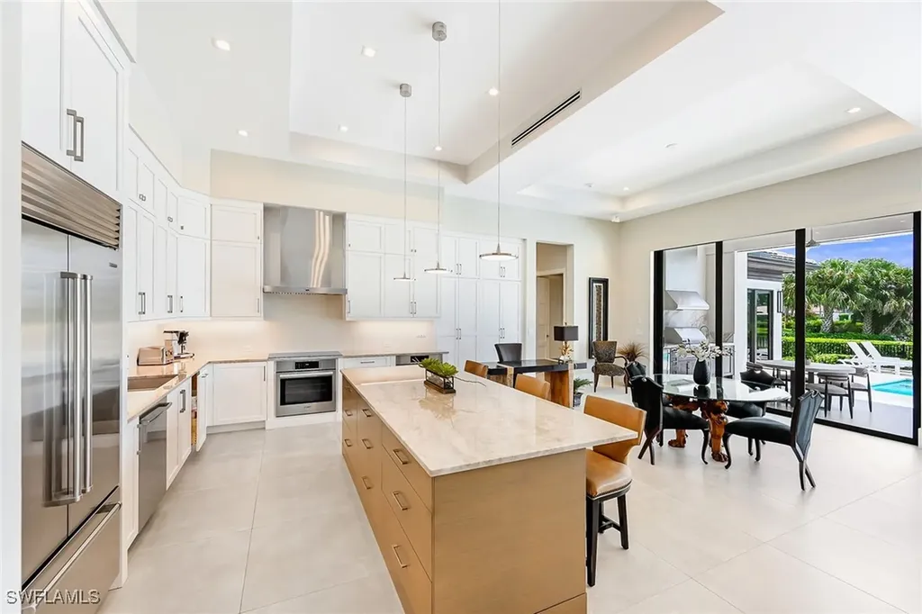 4646 Crayton Road Naples FL 34103
