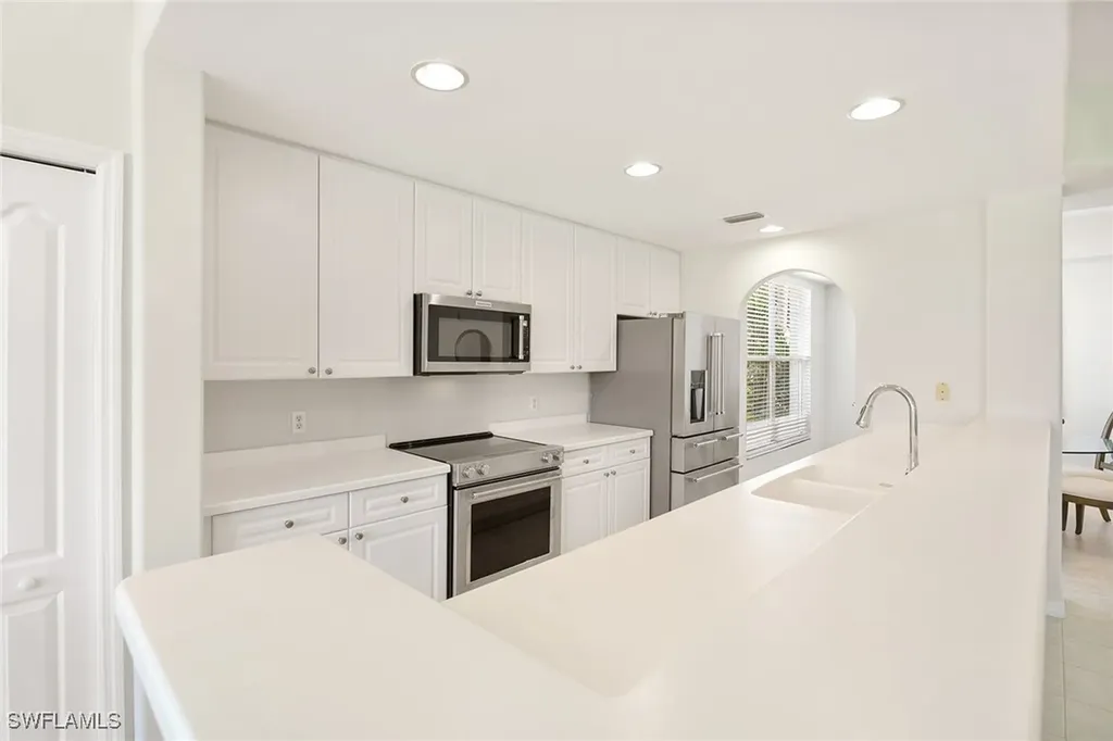 1953 Crestview Way Naples FL 34119