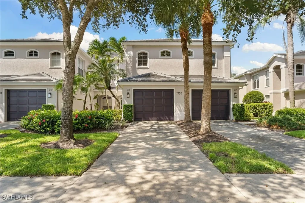 1953 Crestview Way Naples FL 34119