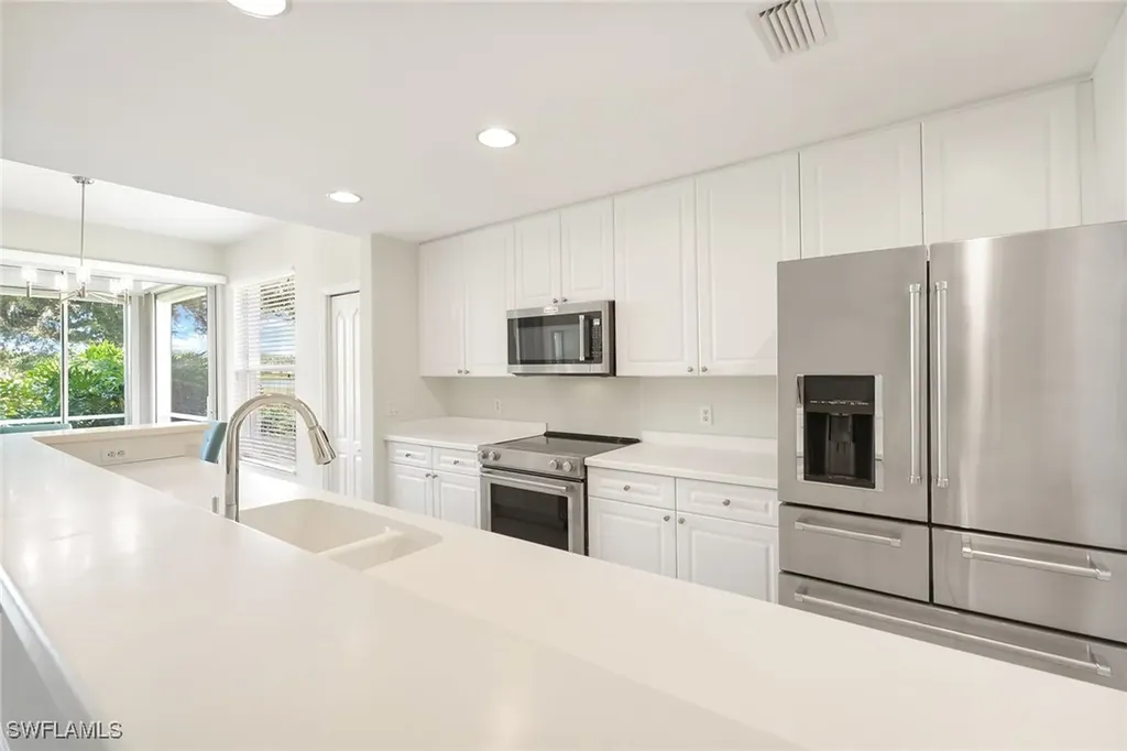 1953 Crestview Way Naples FL 34119