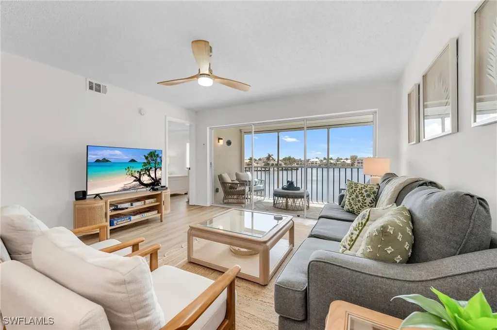 10682 Gulf Shore Drive Naples FL 34108