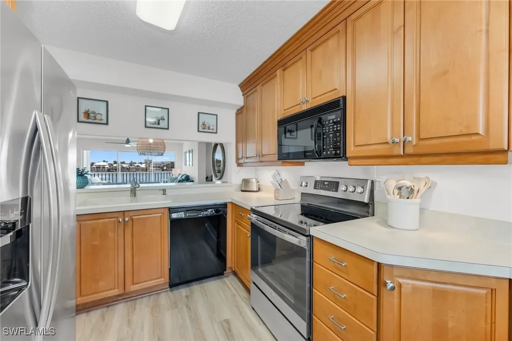 10682 Gulf Shore Drive Naples FL 34108