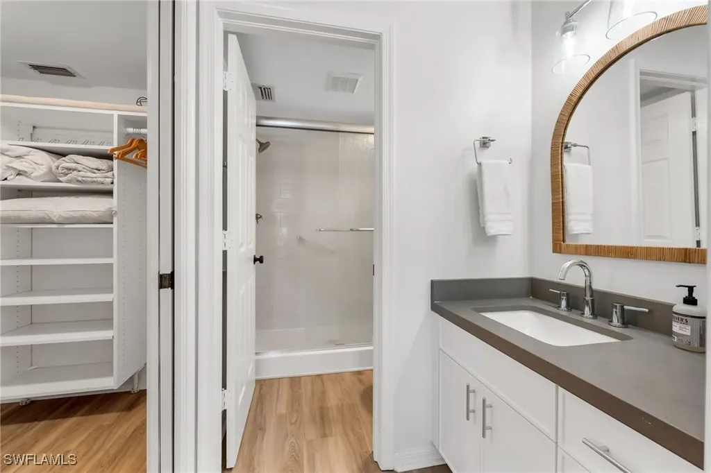 10682 Gulf Shore Drive Naples FL 34108