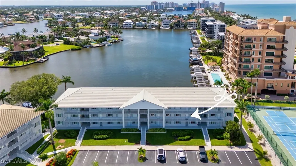 10682 Gulf Shore Drive Naples FL 34108