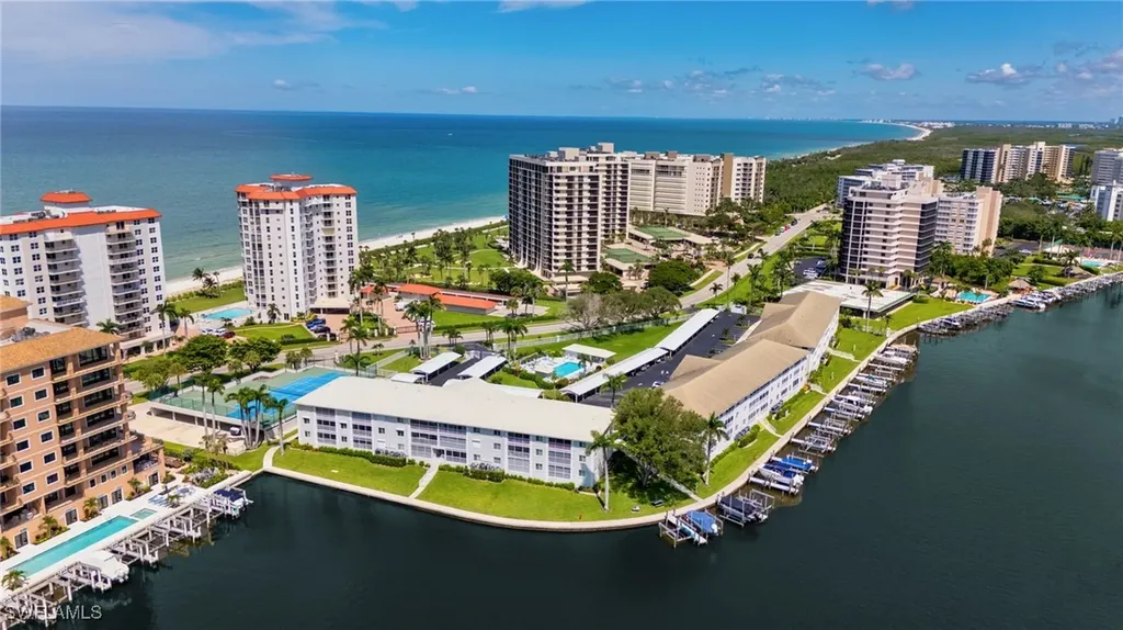 10682 Gulf Shore Drive Naples FL 34108