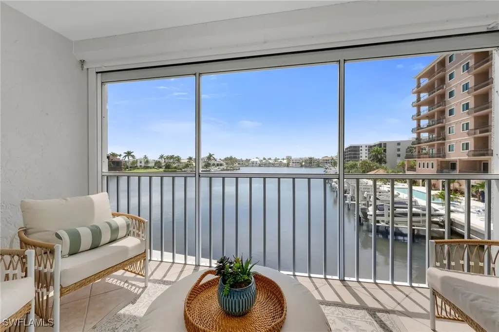 10682 Gulf Shore Drive Naples FL 34108