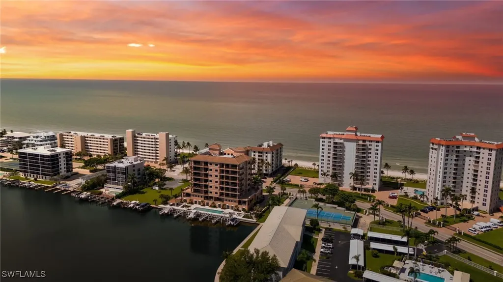 10682 Gulf Shore Drive Naples FL 34108