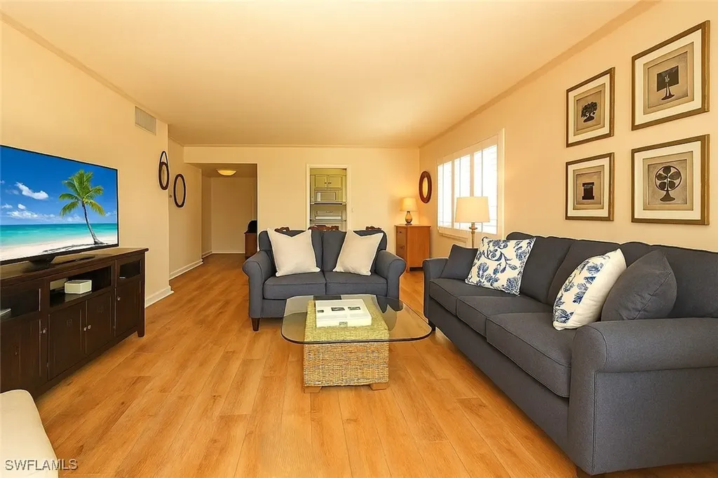 666 3rd Street S Naples FL 34102-6552