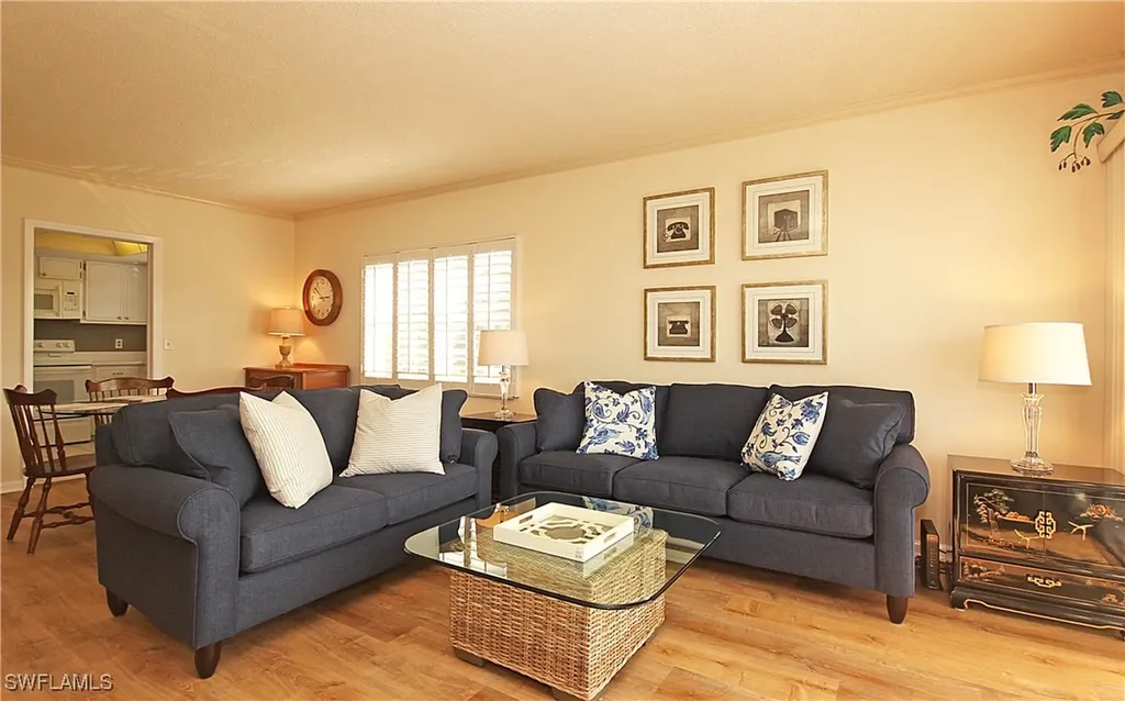 666 3rd Street S Naples FL 34102-6552