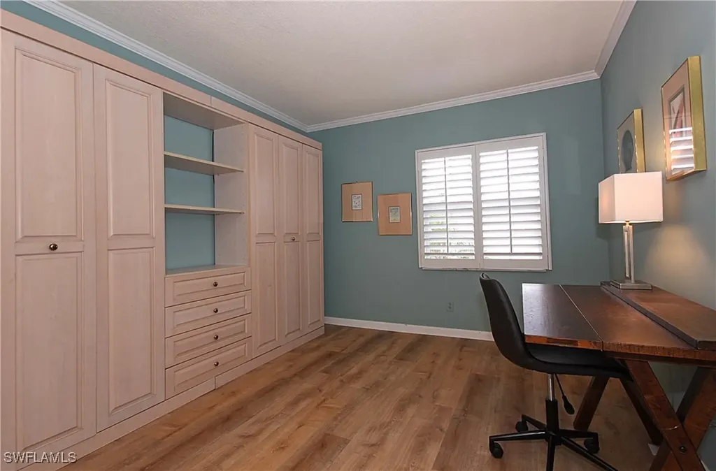 666 3rd Street S Naples FL 34102-6552