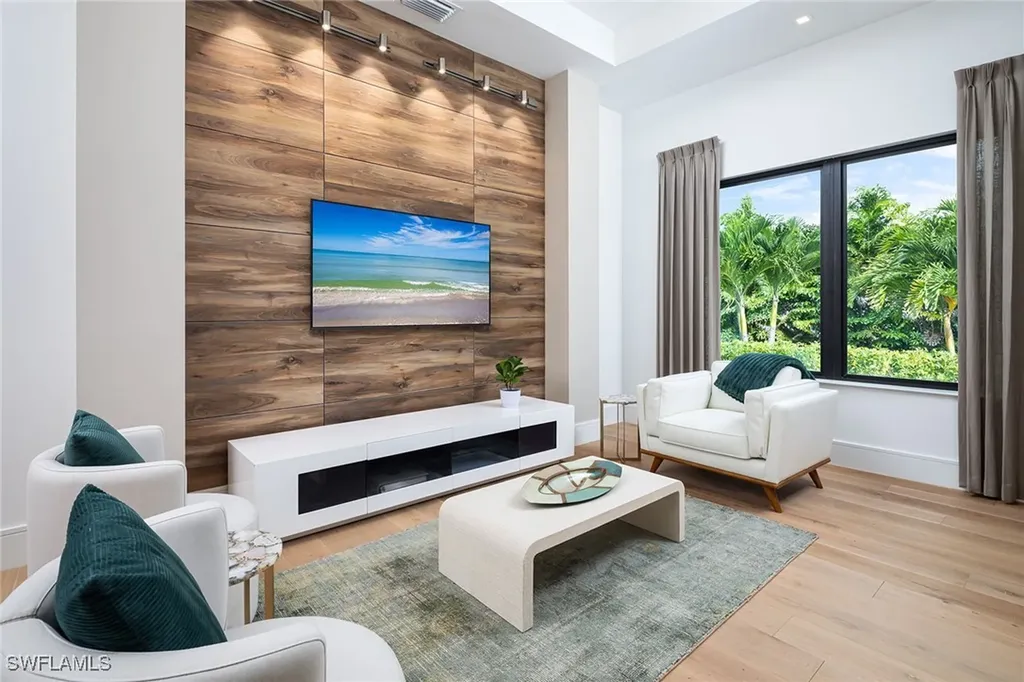 494 Gordonia Road Naples FL 34108