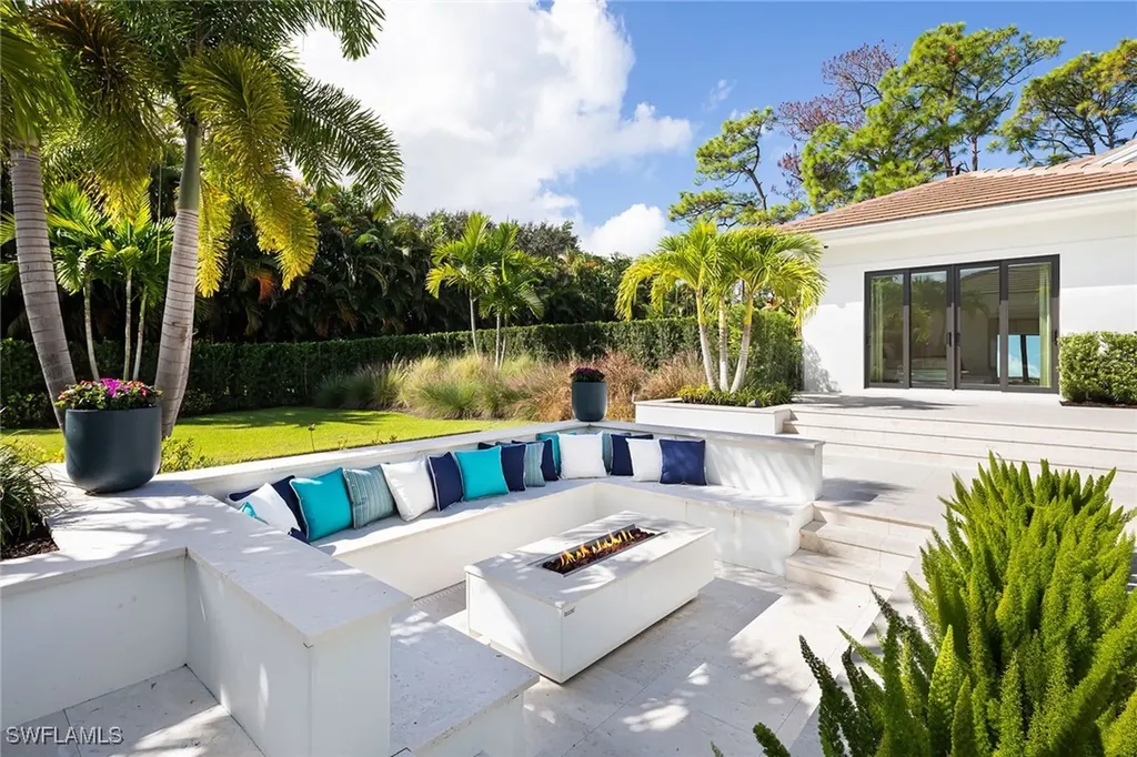 494 Gordonia Road Naples FL 34108