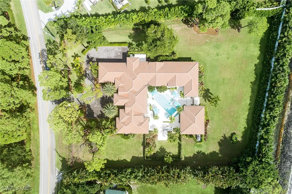 494 Gordonia Road Naples FL 34108