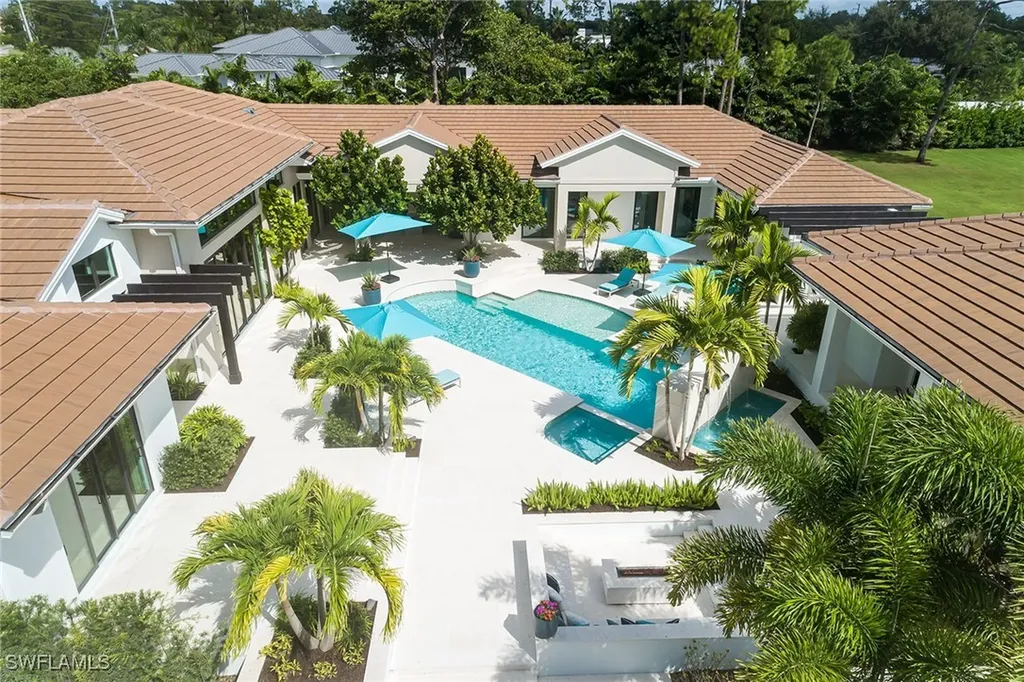 494 Gordonia Road Naples FL 34108