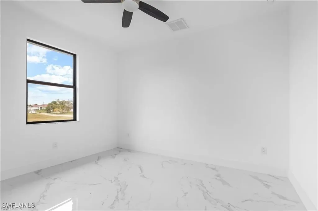 1806 NE 21st Place Cape Coral FL 33909