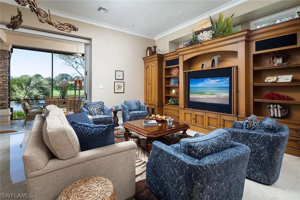 980 Barcarmil Way Naples FL 34110