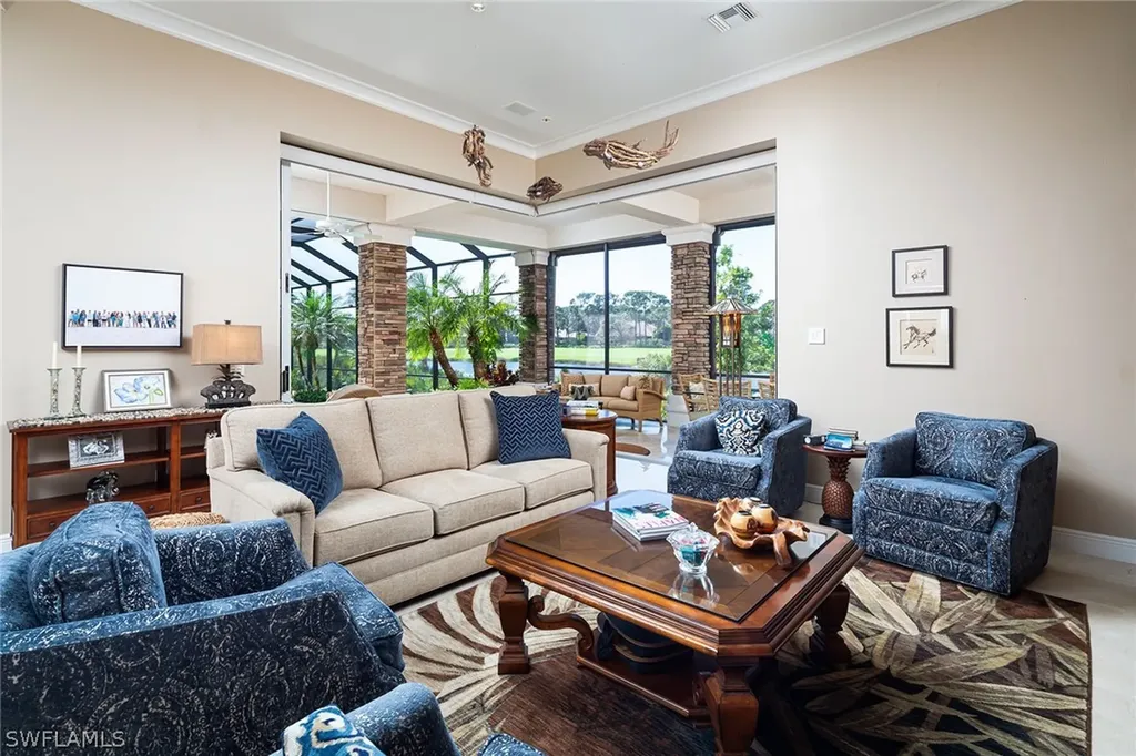 980 Barcarmil Way Naples FL 34110