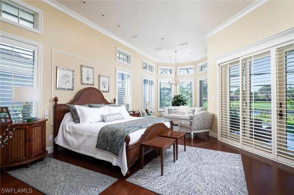 980 Barcarmil Way Naples FL 34110