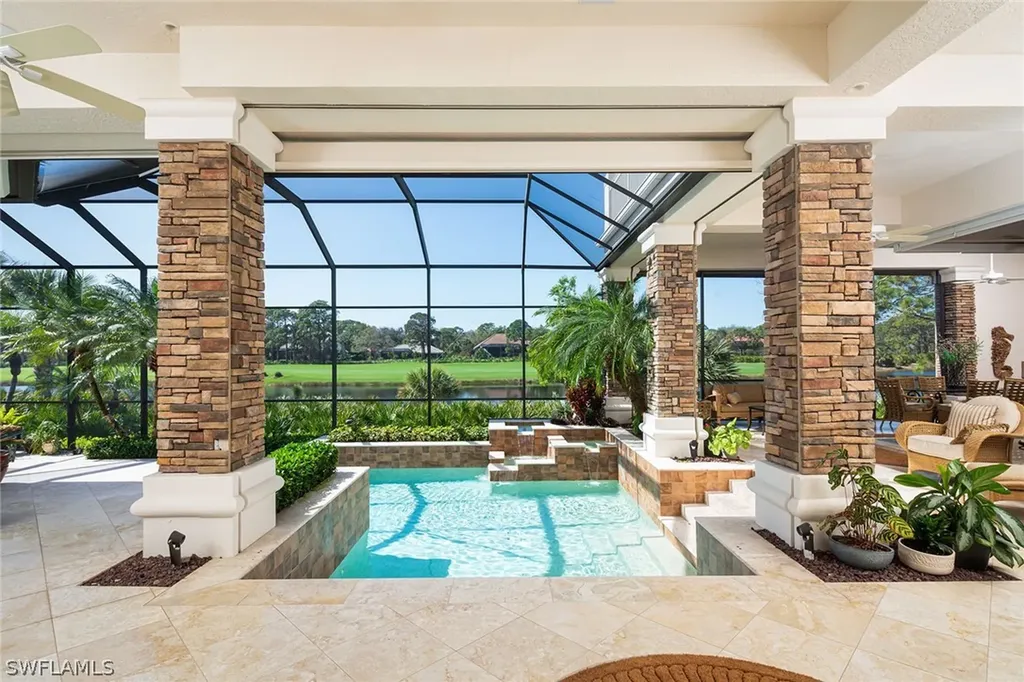 980 Barcarmil Way Naples FL 34110