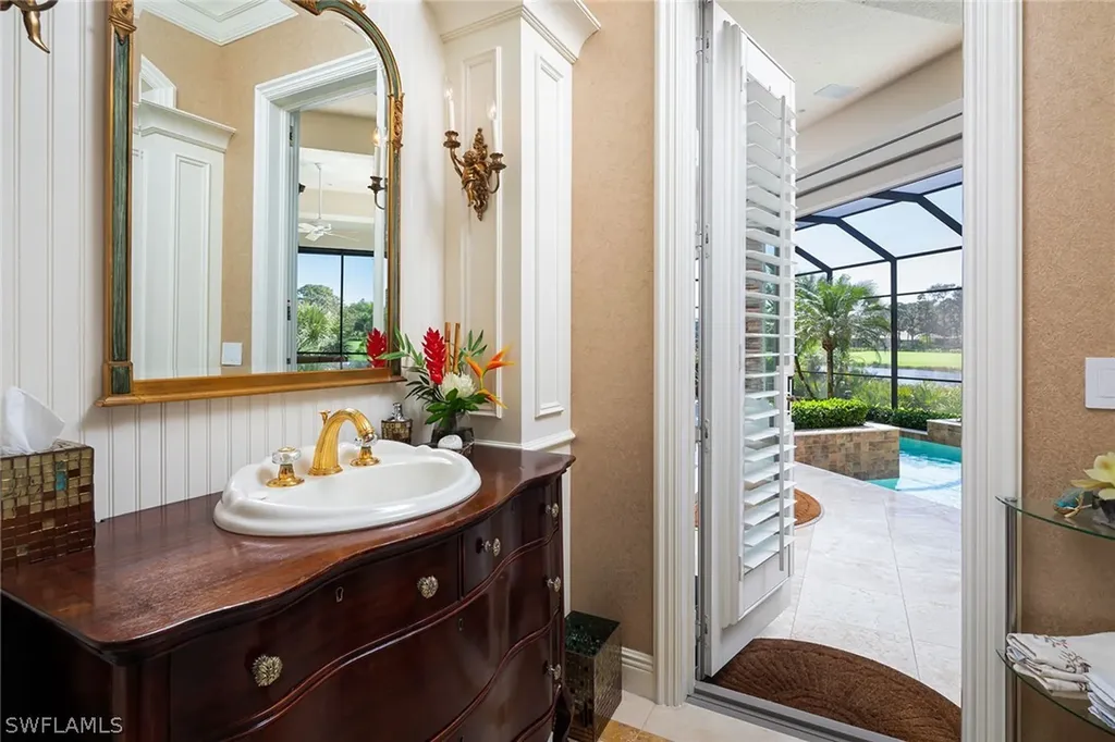 980 Barcarmil Way Naples FL 34110