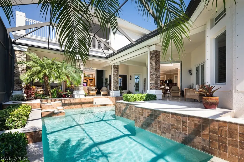 980 Barcarmil Way Naples FL 34110