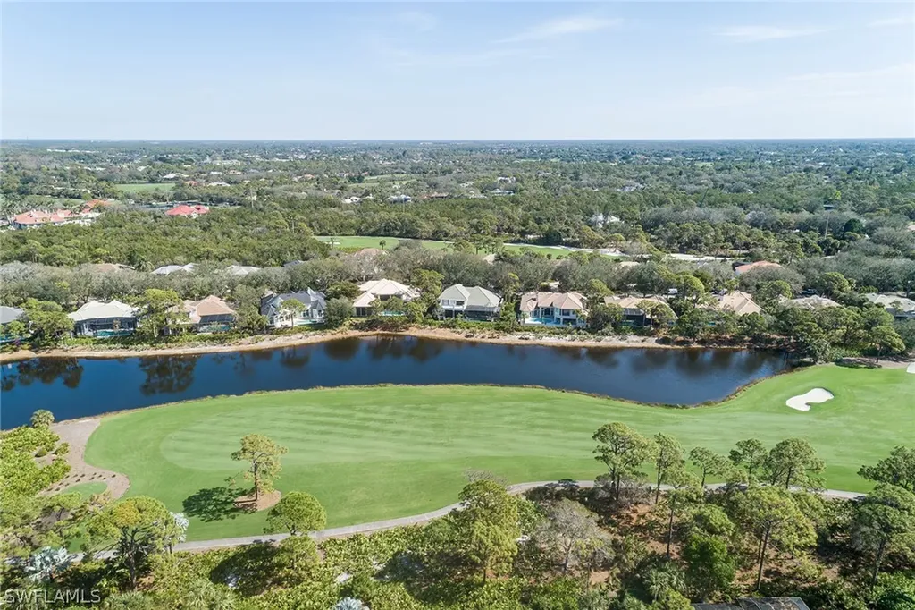980 Barcarmil Way Naples FL 34110