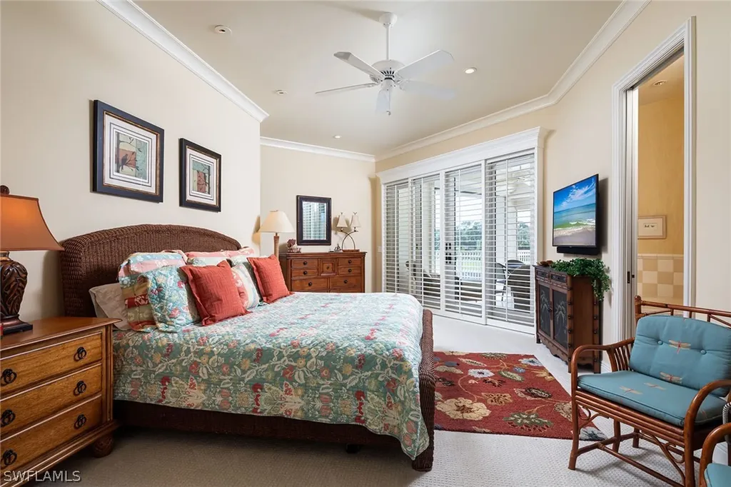 980 Barcarmil Way Naples FL 34110