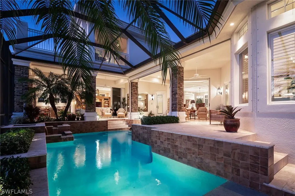 980 Barcarmil Way Naples FL 34110