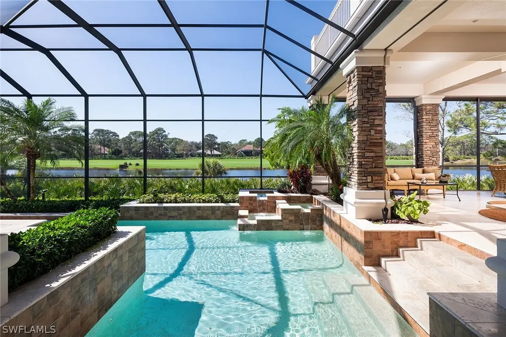 980 Barcarmil Way Naples FL 34110