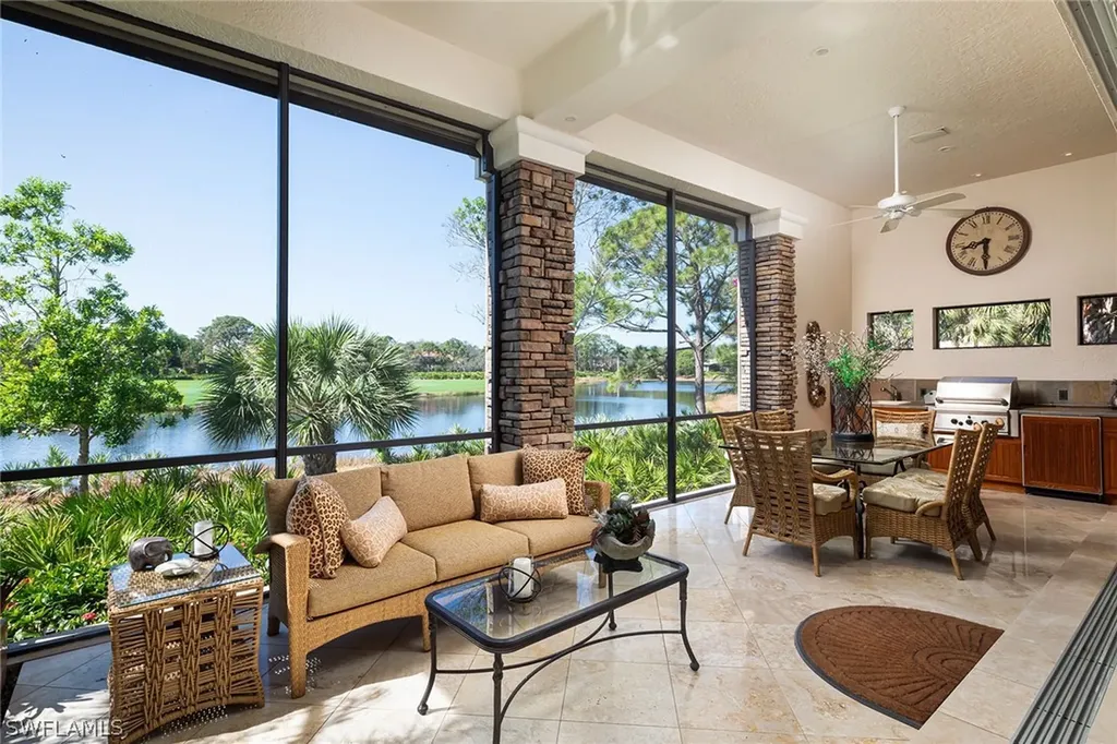 980 Barcarmil Way Naples FL 34110