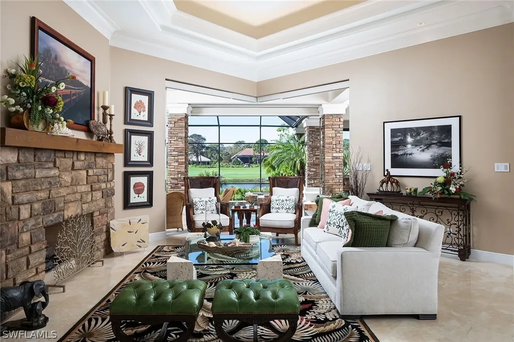 980 Barcarmil Way Naples FL 34110