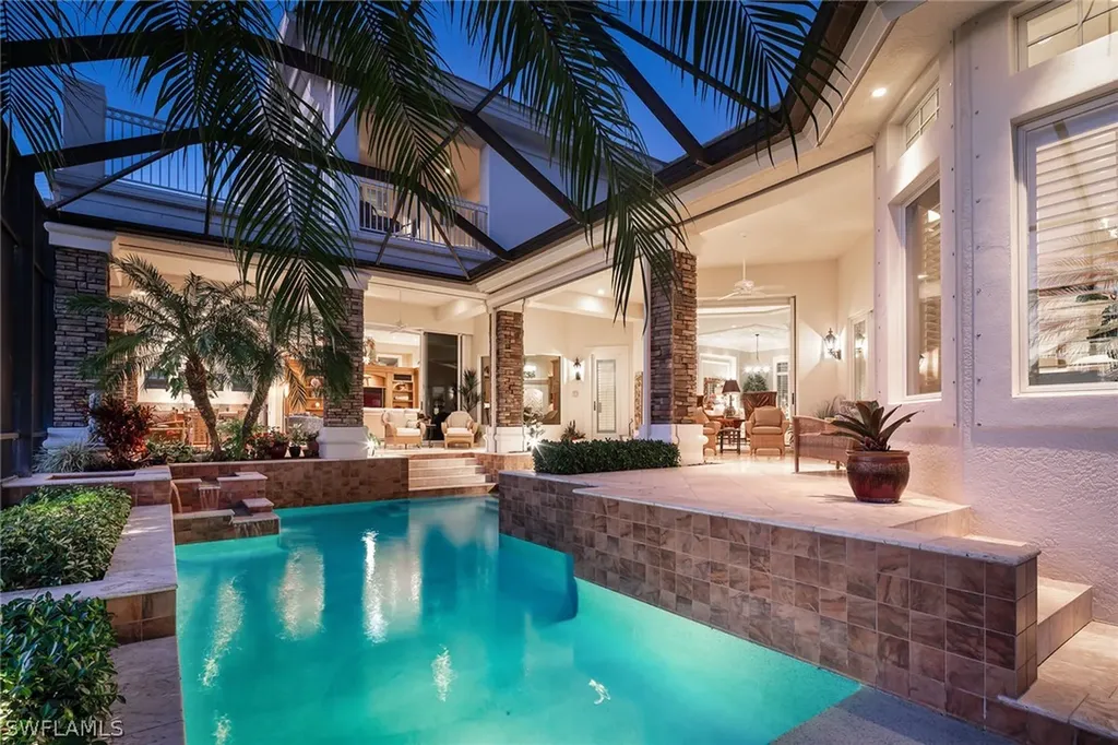 980 Barcarmil Way Naples FL 34110