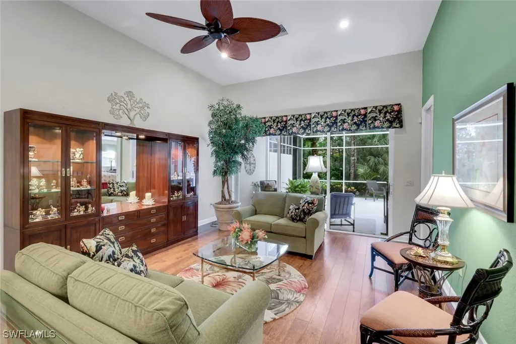 5867 Northridge Drive N Naples FL 34110