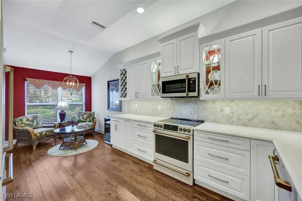 5867 Northridge Drive N Naples FL 34110